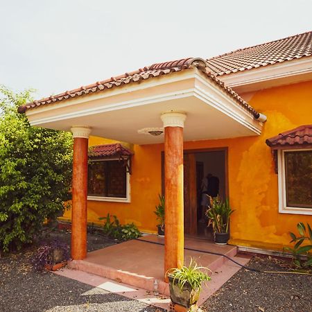 Yellow Star Hostel Kampot Exterior foto
